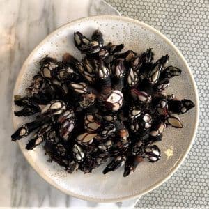 Un pequeño menú donde incluimos toda la experiencia Bido, coctelería, vinos y cómo no, nuestra cocina. Incluye Aperitivos, 2 Entrantes, Pescado, Carne, Postre, Petit fours con el café.